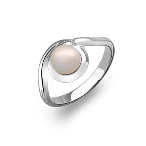 Swirl Ring with Cream Pearl.  Made with SWAROVSKI ELEMENTS